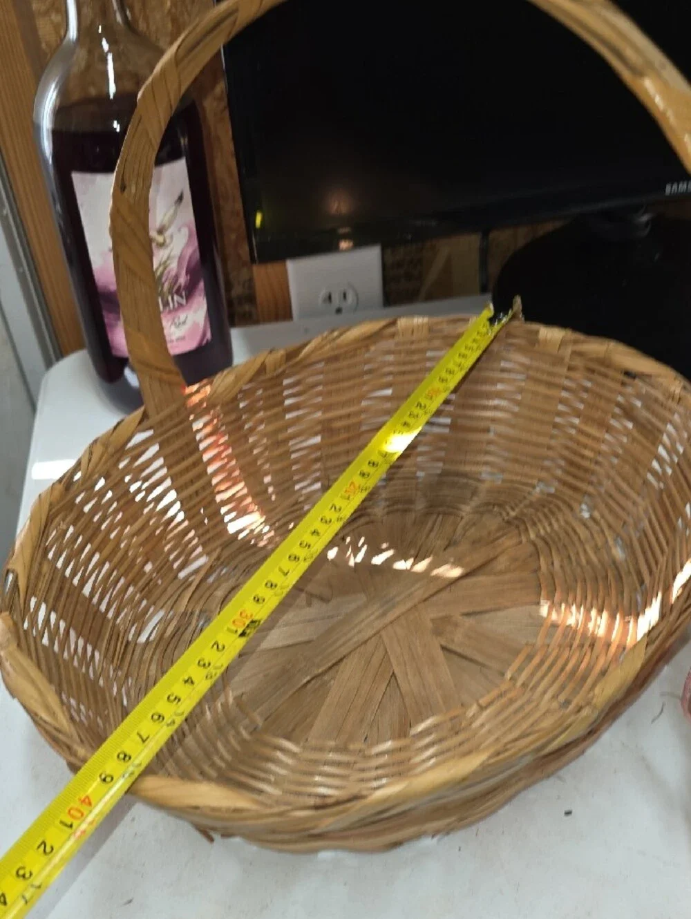 Vtg.Woven Market Willow Basket with Red Gingham Bow(226)